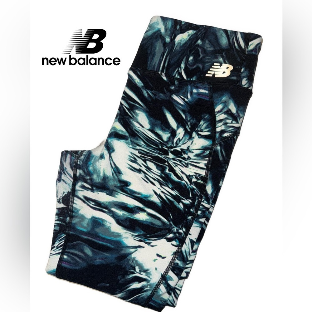 New Balance NB Dry Leggings – Size Medium
💙 Luxe Activewear Vibes - Picture 3 of 10